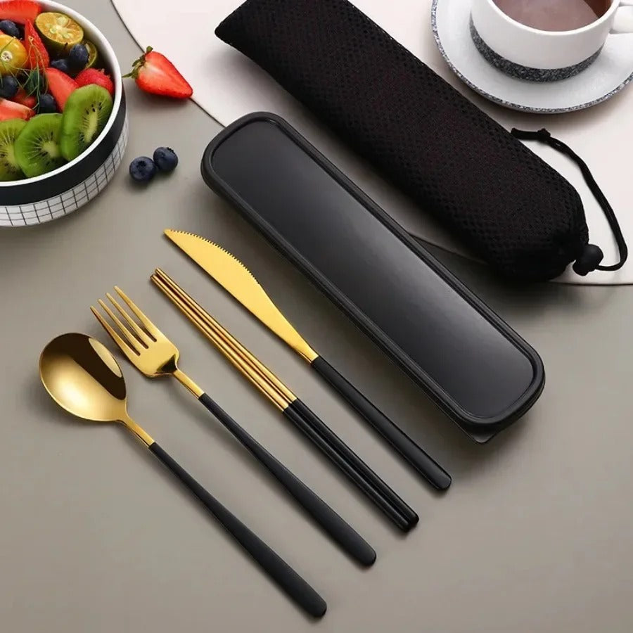 Set de 4 cubiertos con estuche